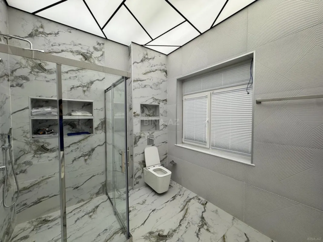 Satılır 5 otaqlı həyət evi 250 m²