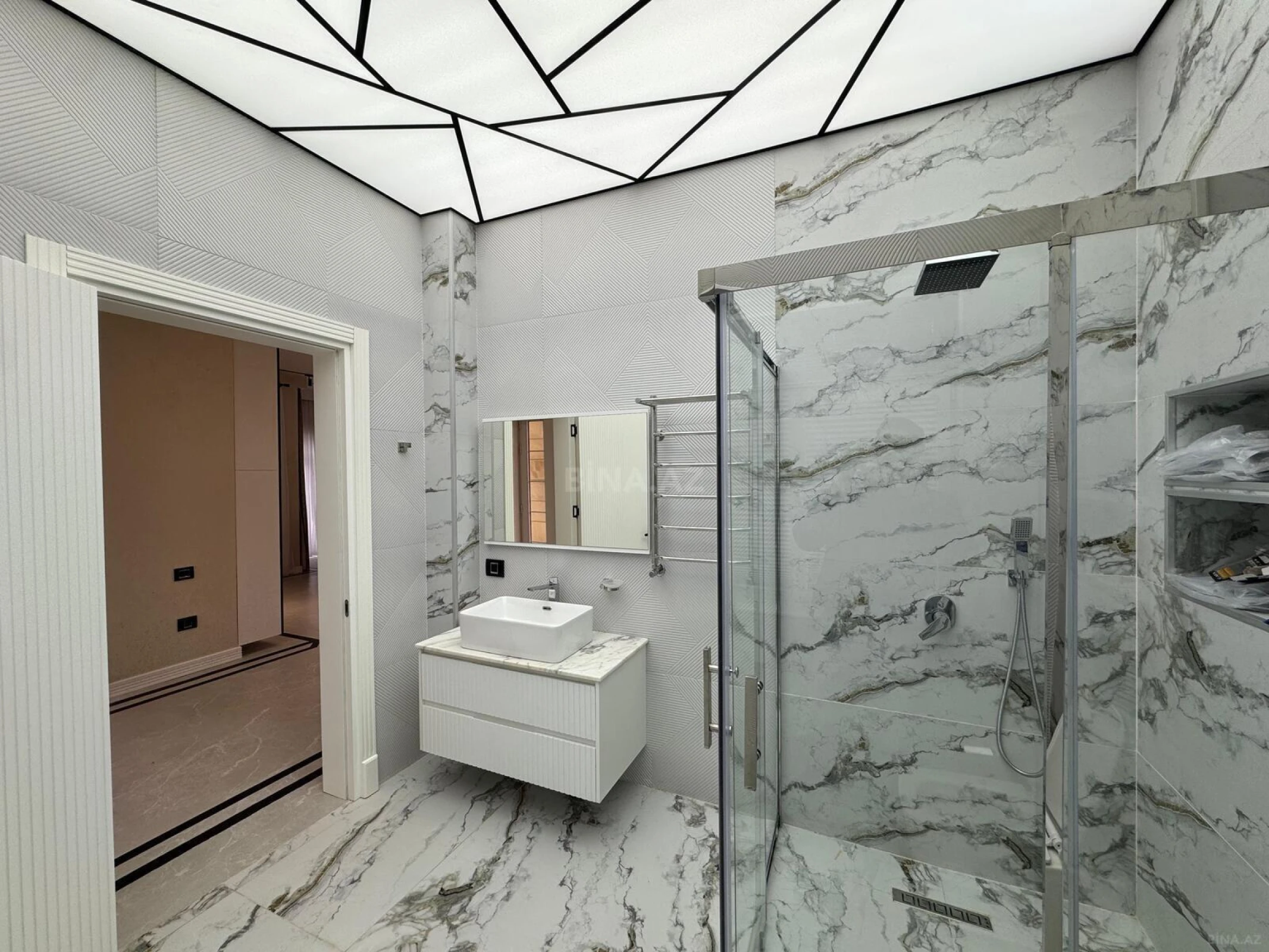 Satılır 5 otaqlı həyət evi 250 m²