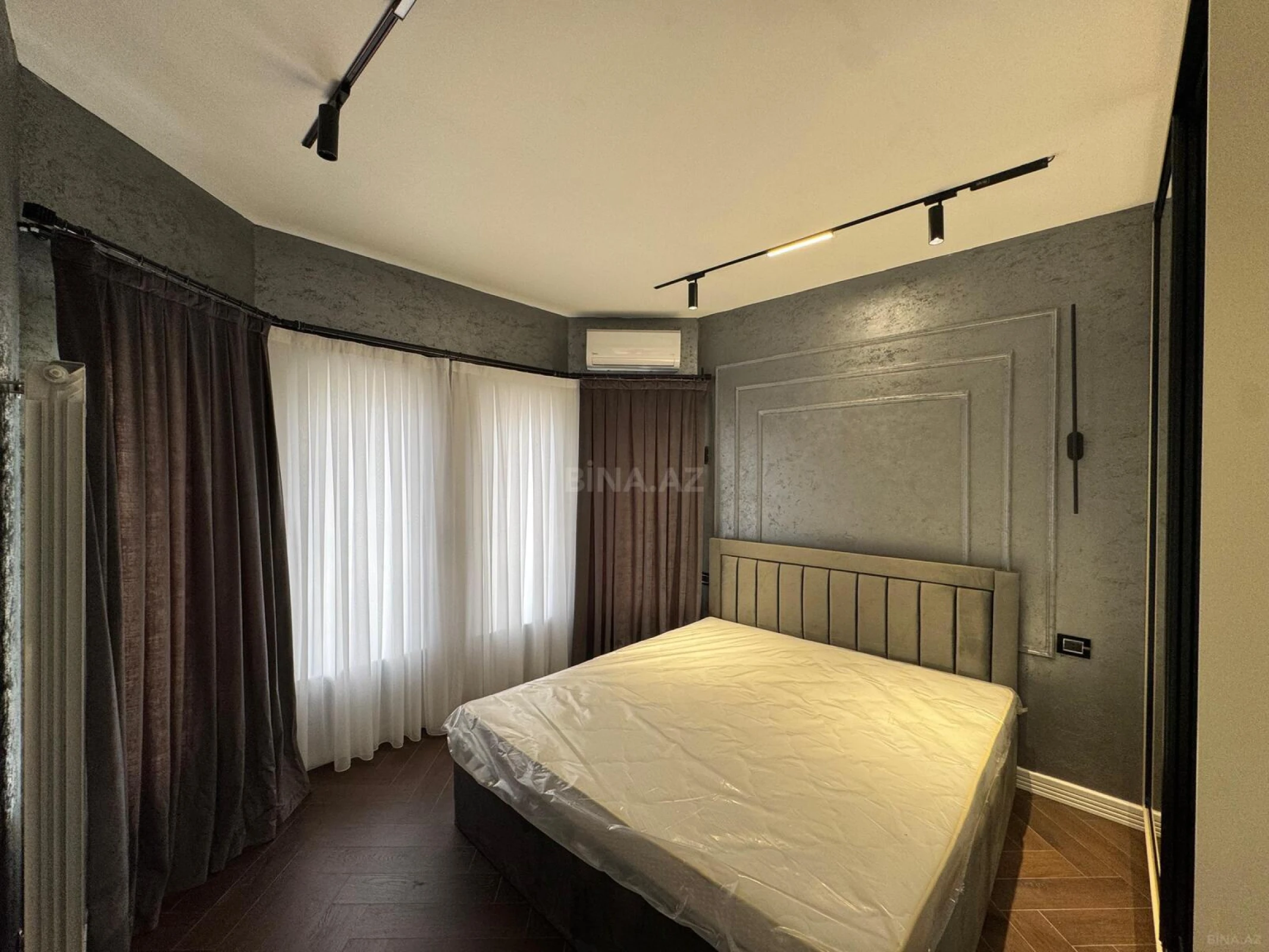 Satılır 5 otaqlı həyət evi 250 m²