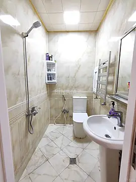 Kirayə verilir 2 otaqlı mənzil 70 m²
