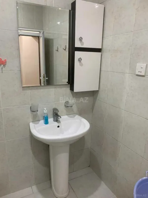Kirayə verilir 2 otaqlı mənzil 65 m²