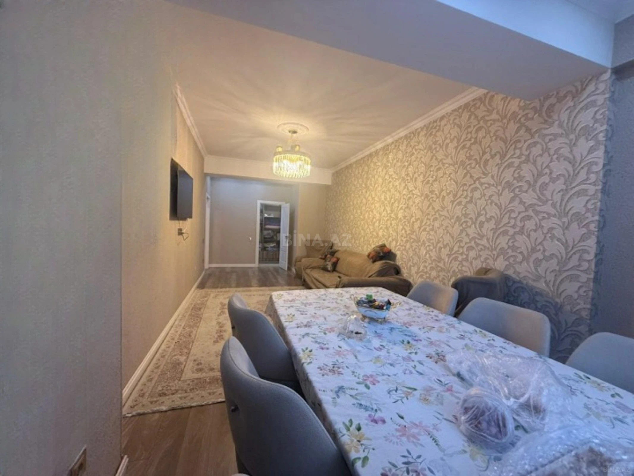 Satılır 4 otaqlı mənzil 160 m²