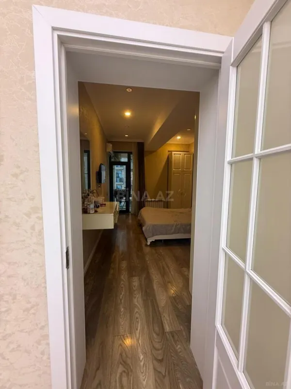 Satılır 4 otaqlı mənzil 160 m²