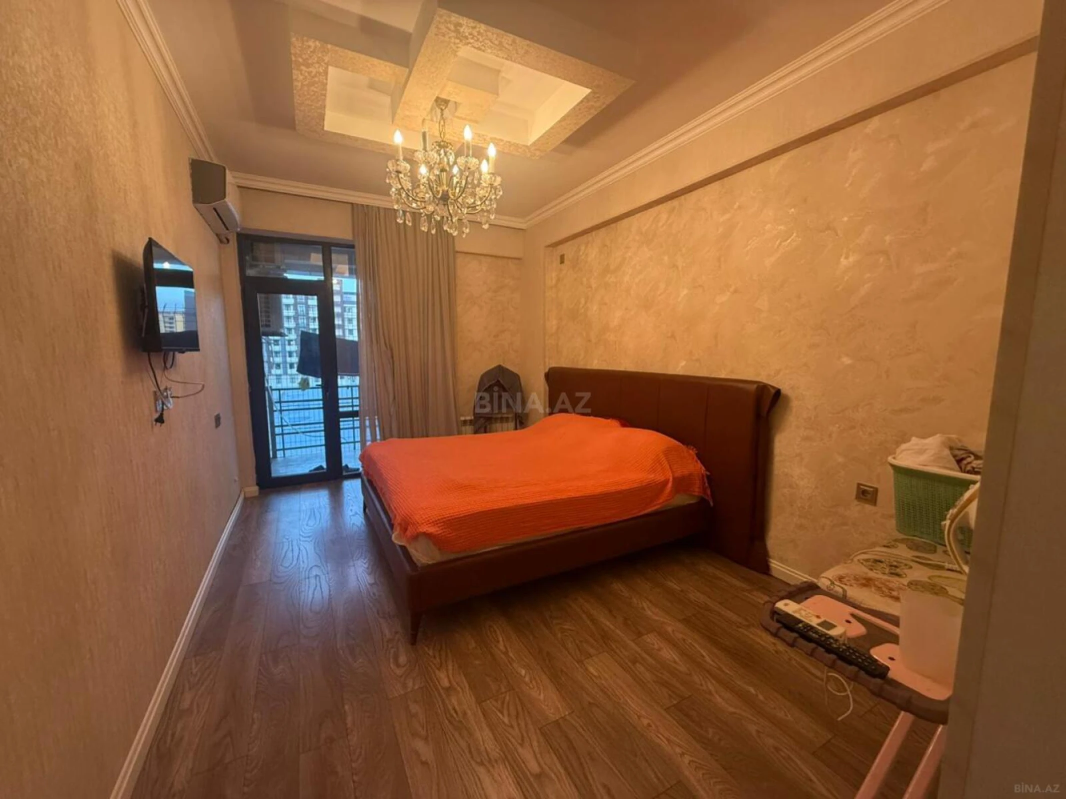 Satılır 4 otaqlı mənzil 160 m²