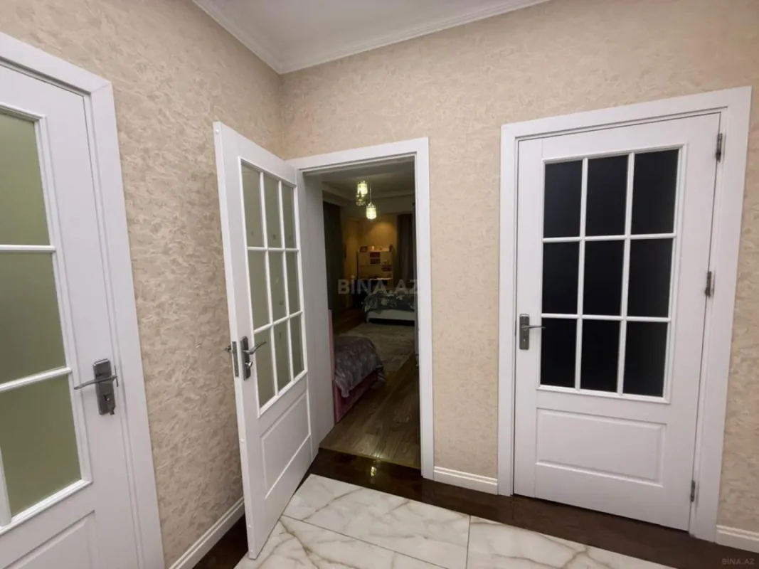 Satılır 4 otaqlı mənzil 160 m²