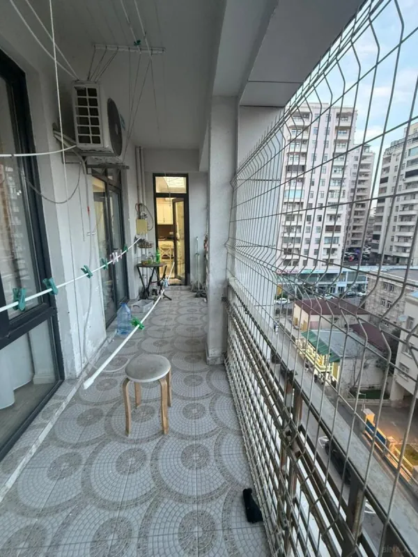 Satılır 4 otaqlı mənzil 160 m²