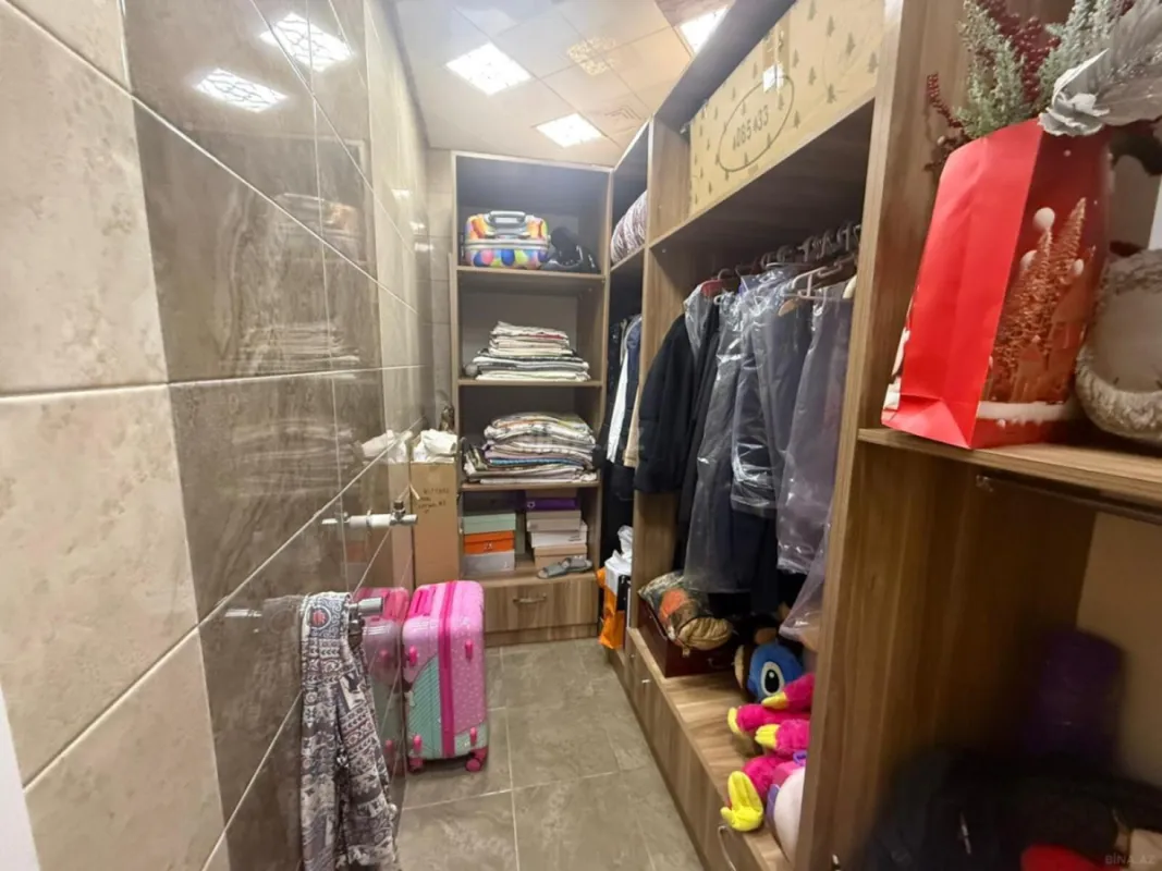 Satılır 4 otaqlı mənzil 160 m²