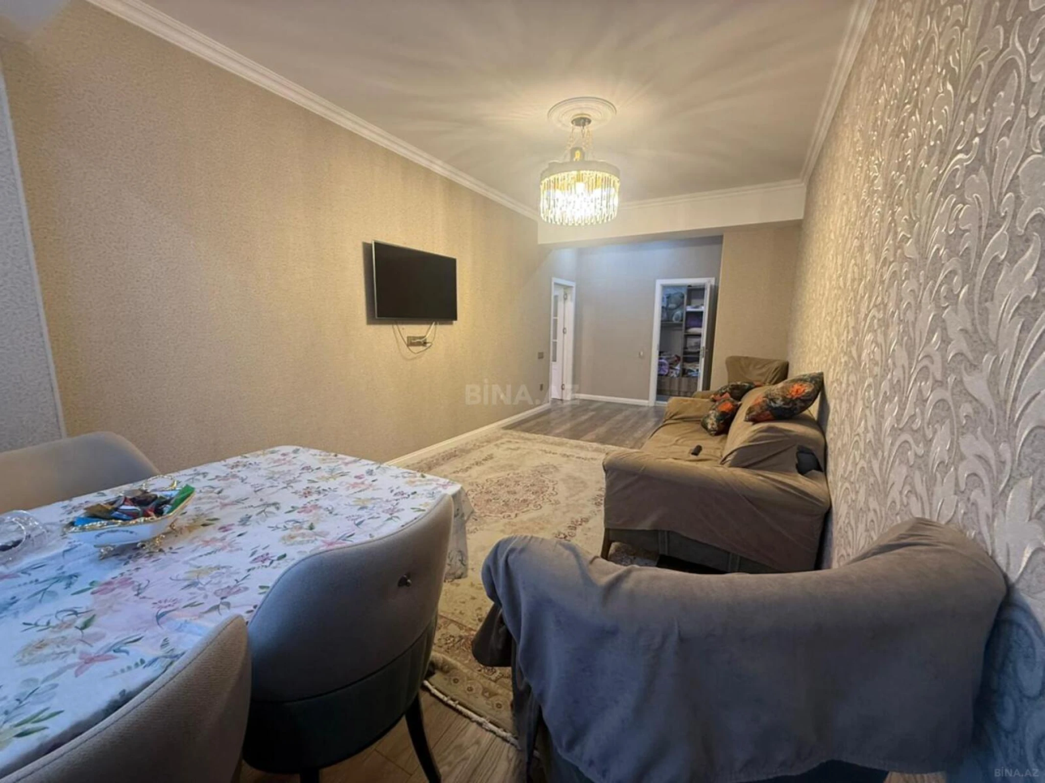 Satılır 4 otaqlı mənzil 160 m²