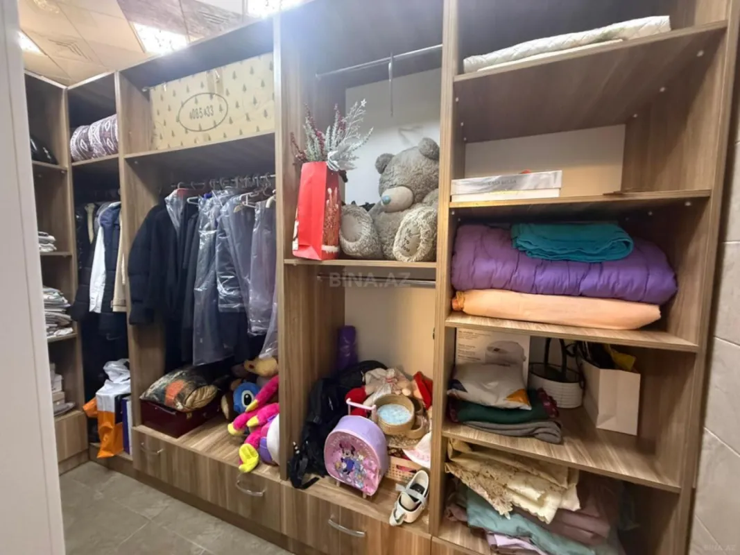 Satılır 4 otaqlı mənzil 160 m²