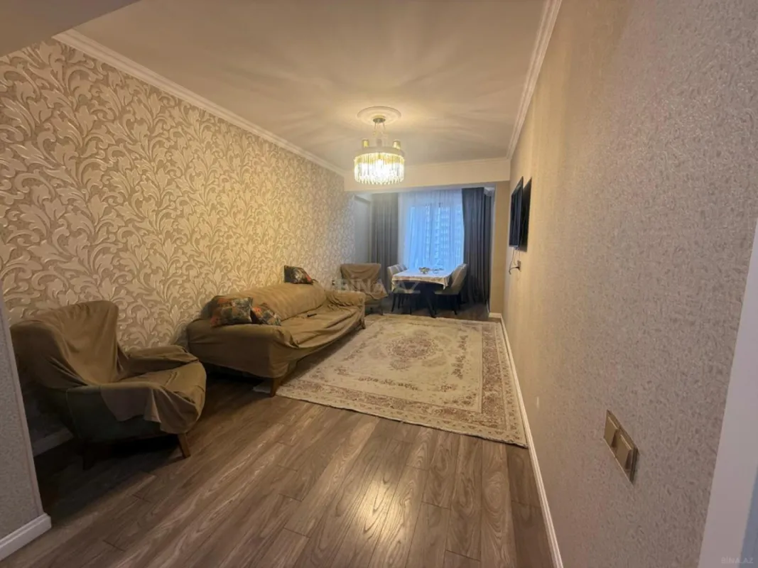 Satılır 4 otaqlı mənzil 160 m²