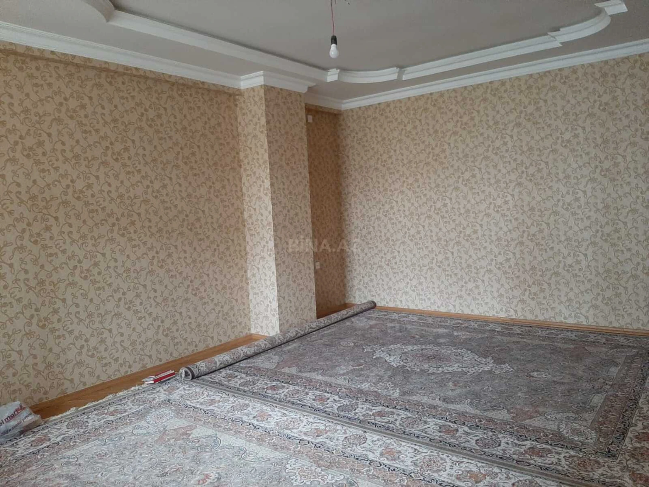 Satılır 4 otaqlı mənzil 150 m²