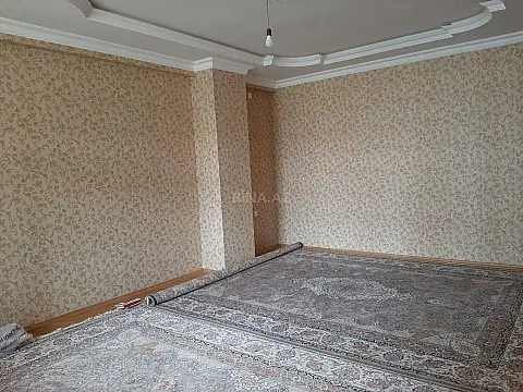Satılır 4 otaqlı mənzil 150 m²