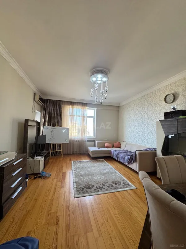 Satılır 3 otaqlı mənzil 115 m²