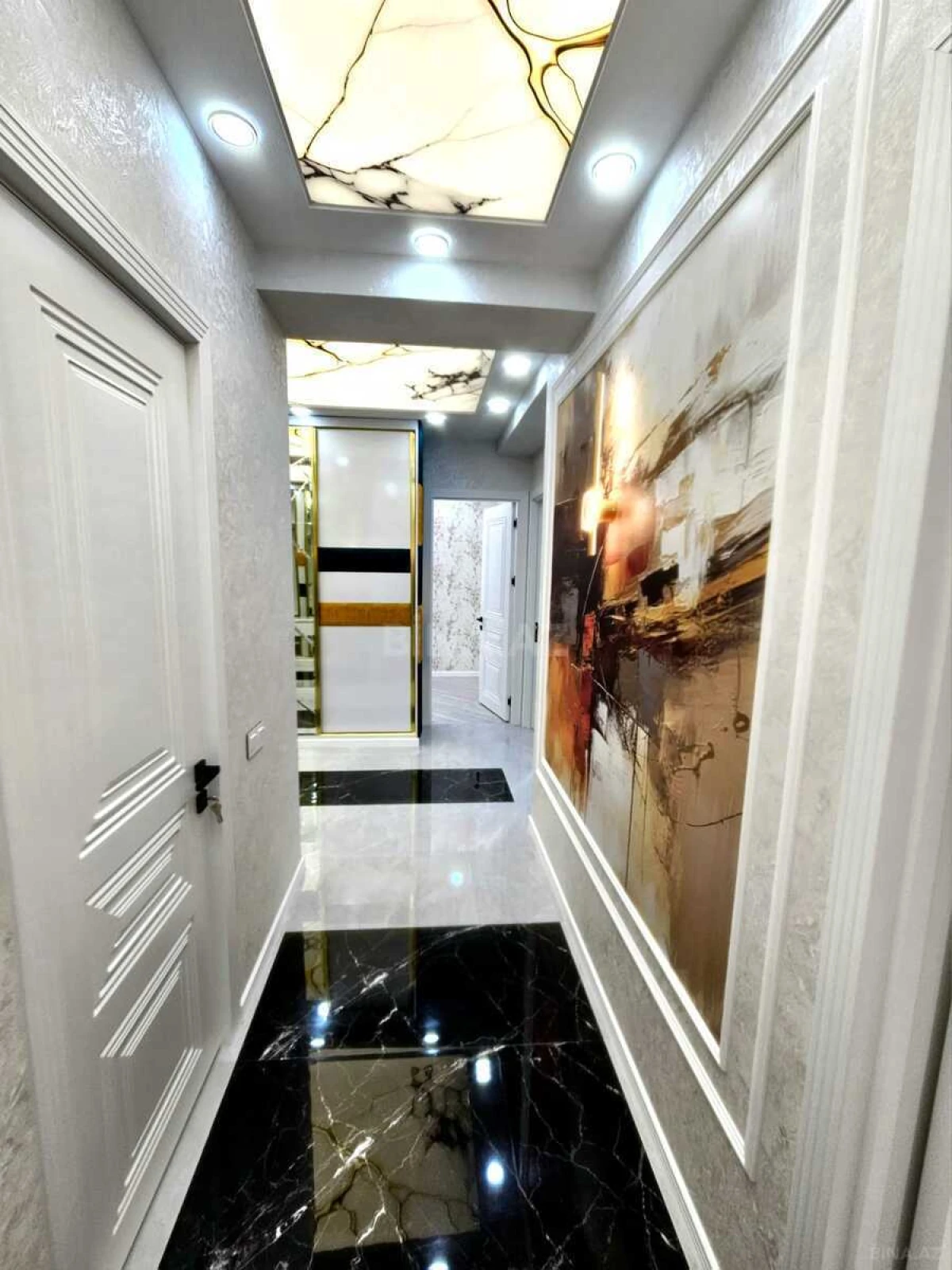 Satılır 3 otaqlı mənzil 95 m²