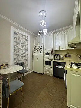 Satılır 2 otaqlı mənzil 78 m²