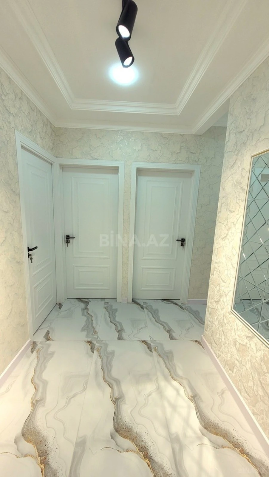 Satılır 3 otaqlı mənzil 83 m²