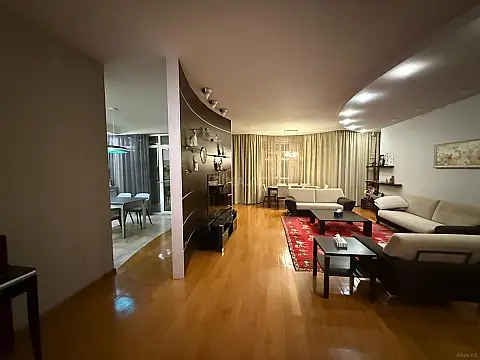 Satılır 4 otaqlı mənzil 210 m² — Bakı 4 otaq 210.00 m²