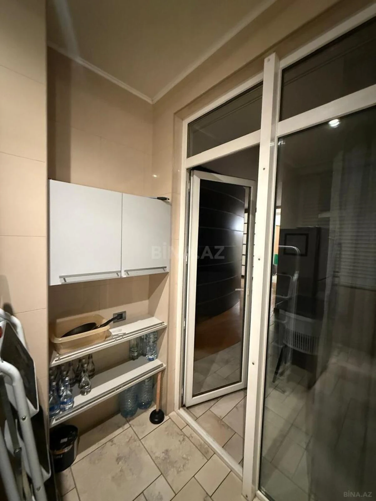Satılır 4 otaqlı mənzil 210 m²