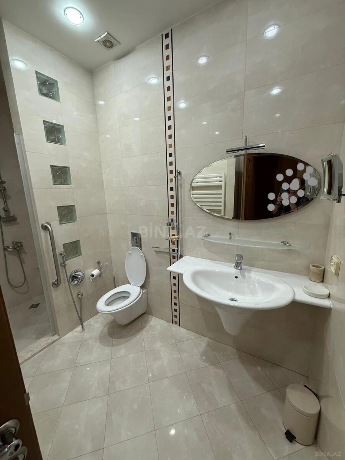 Satılır 4 otaqlı mənzil 210 m²