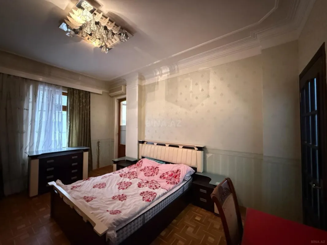 Kirayə verilir 3 otaqlı mənzil 165 m²