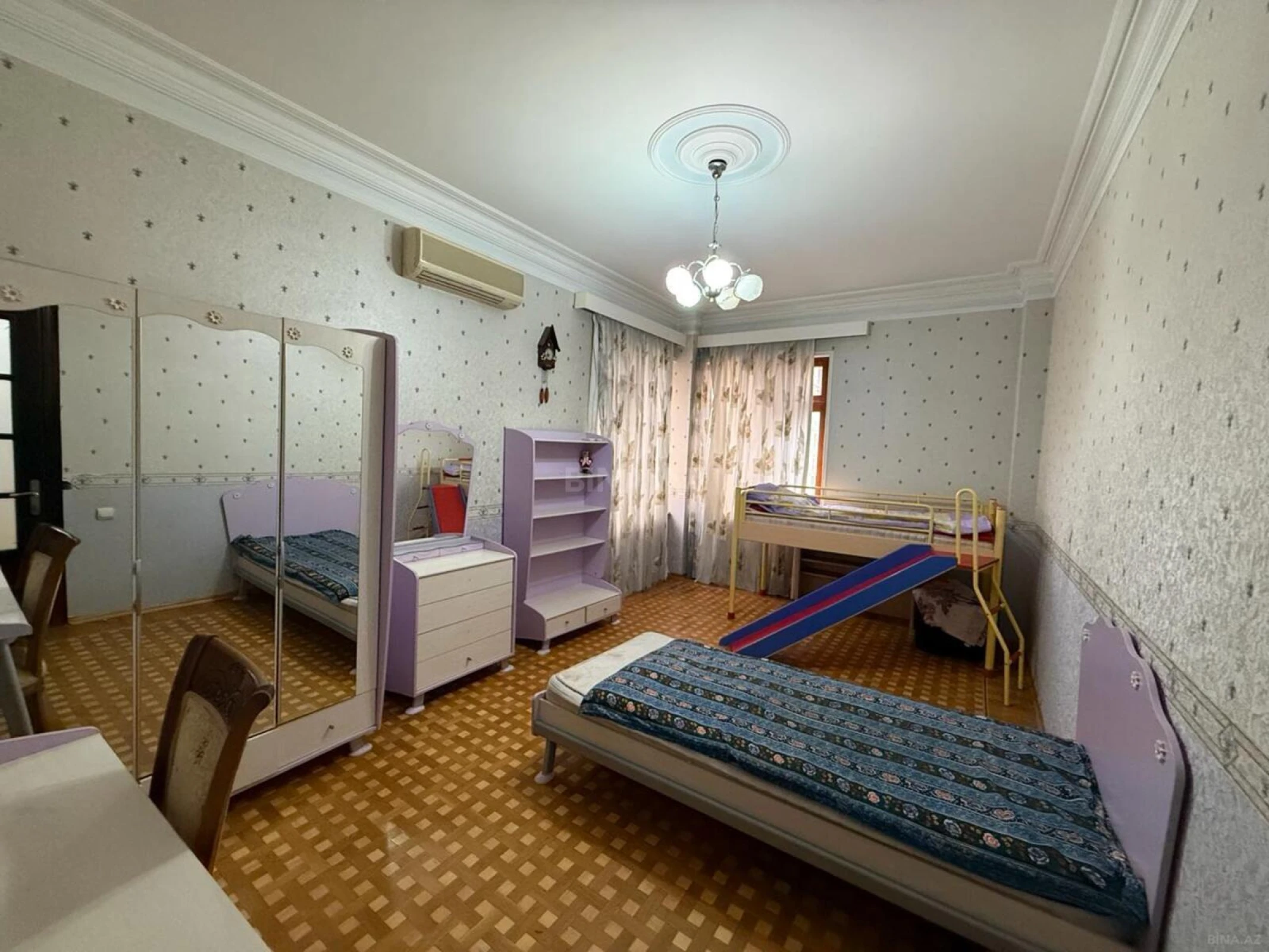 Kirayə verilir 3 otaqlı mənzil 165 m²