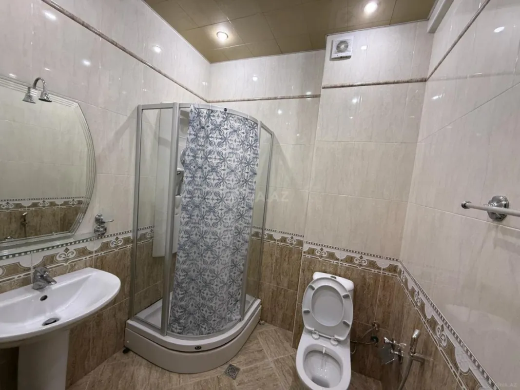 Kirayə verilir 3 otaqlı mənzil 165 m²