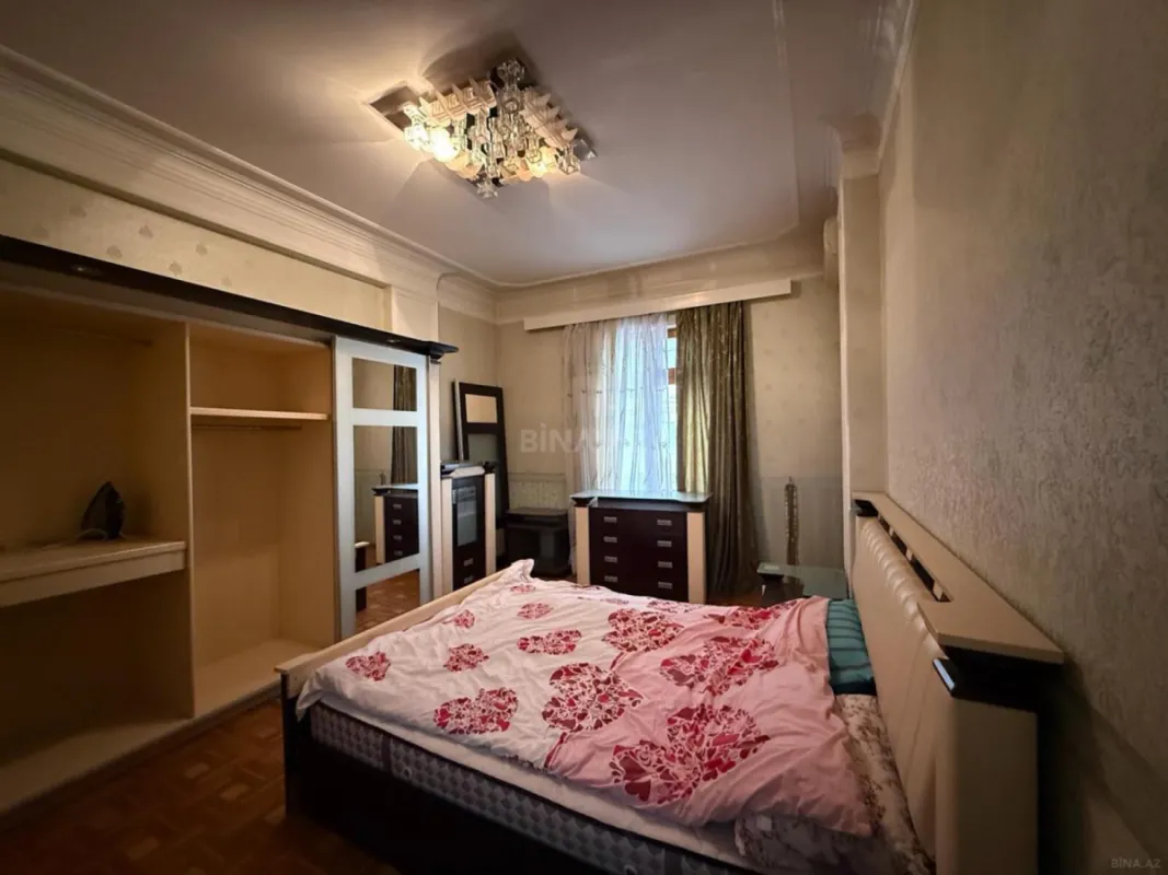 Kirayə verilir 3 otaqlı mənzil 165 m²