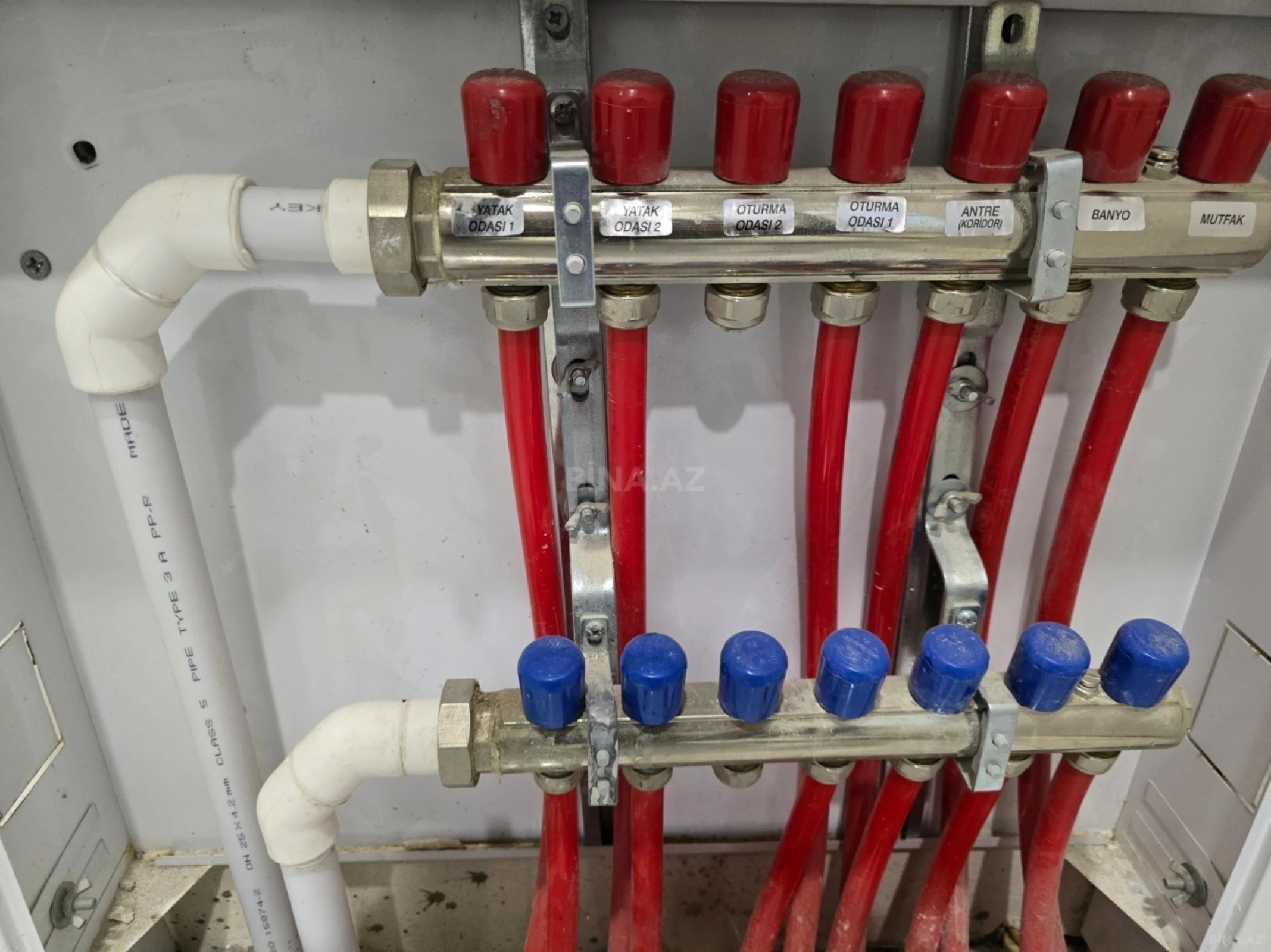 Satılır 1 otaqlı mənzil 70 m²