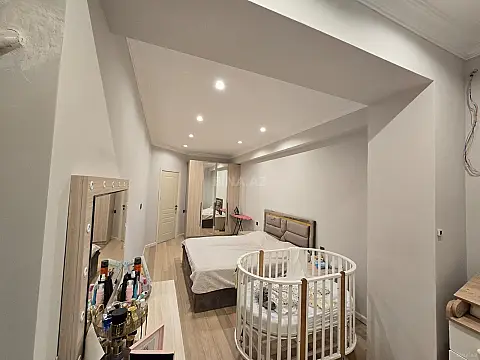Satılır 1 otaqlı mənzil 70 m²
