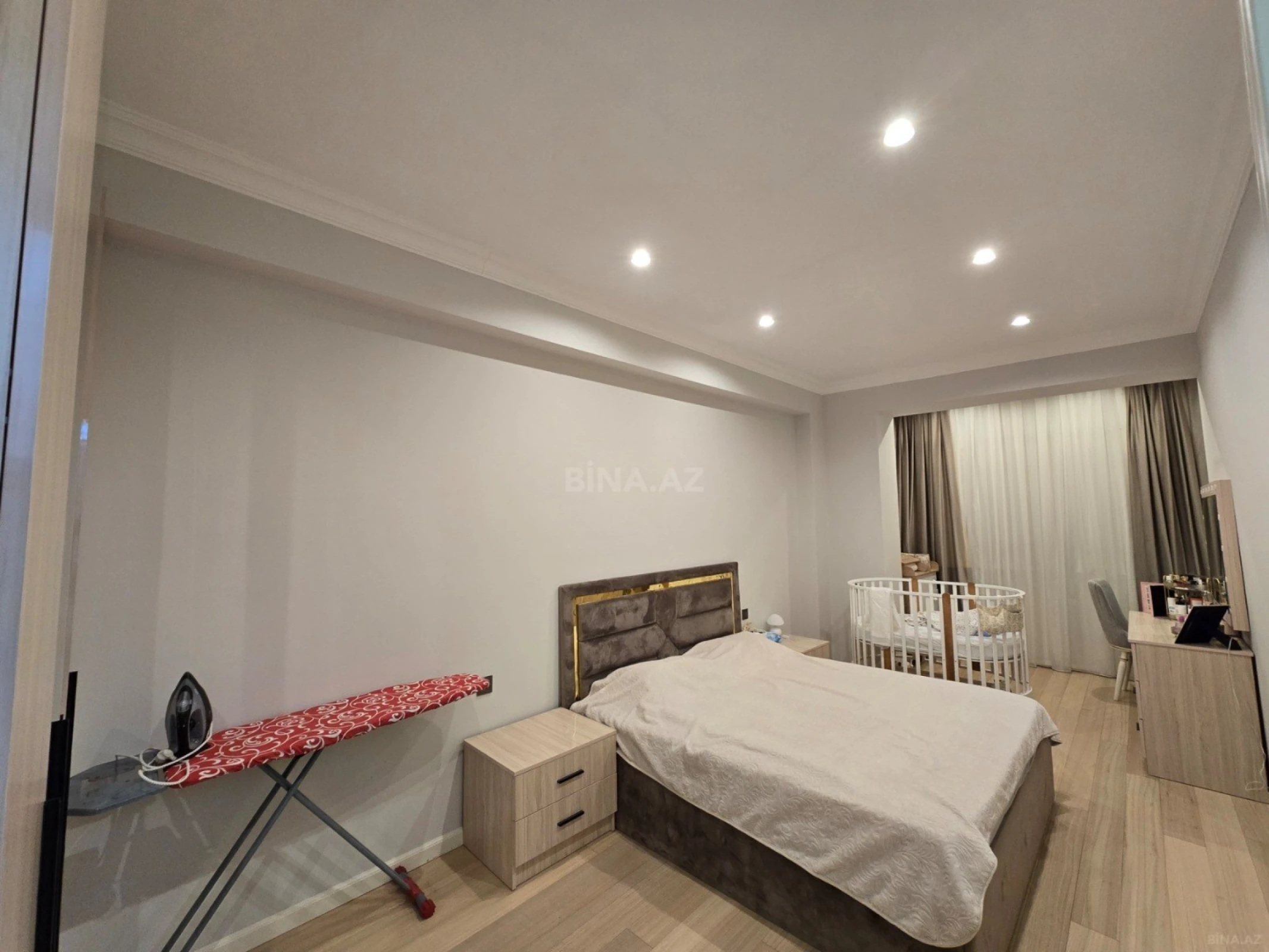 Satılır 1 otaqlı mənzil 70 m²
