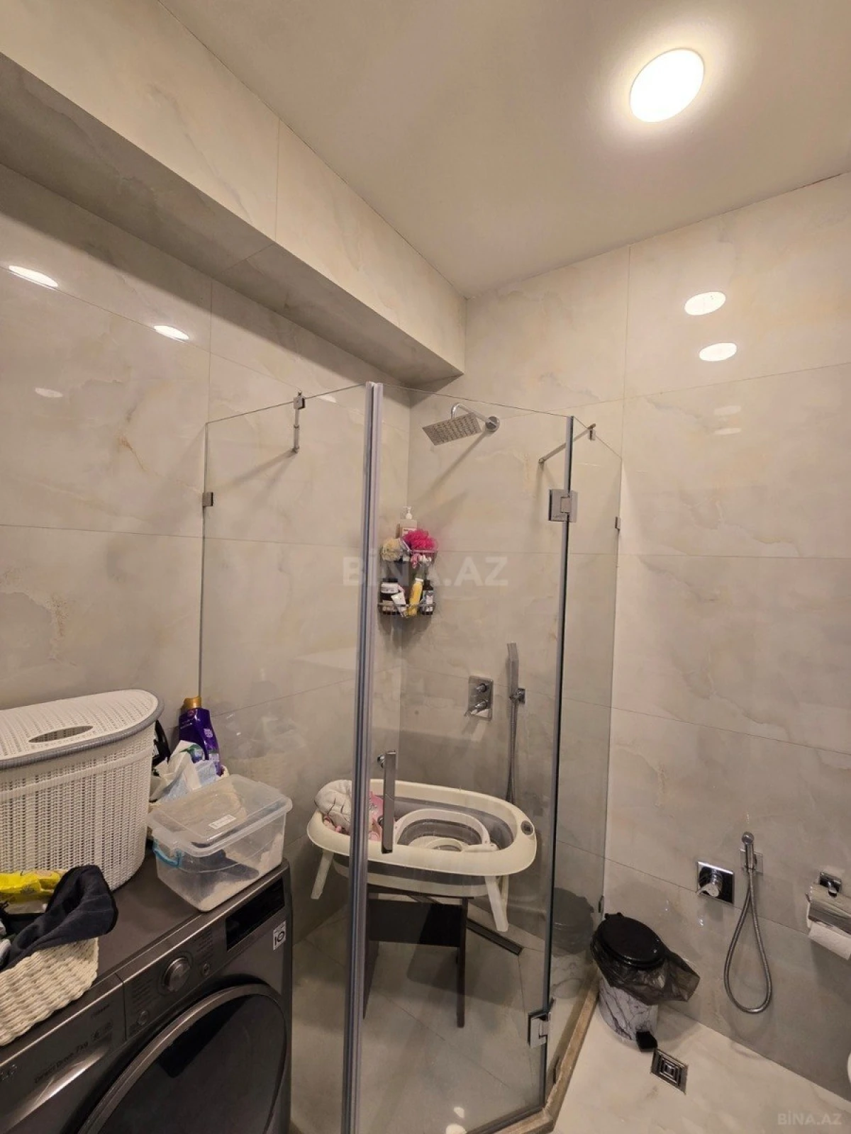 Satılır 1 otaqlı mənzil 70 m²