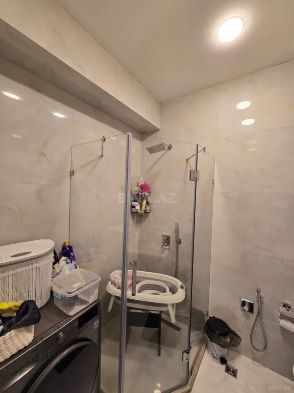 Satılır 1 otaqlı mənzil 70 m²