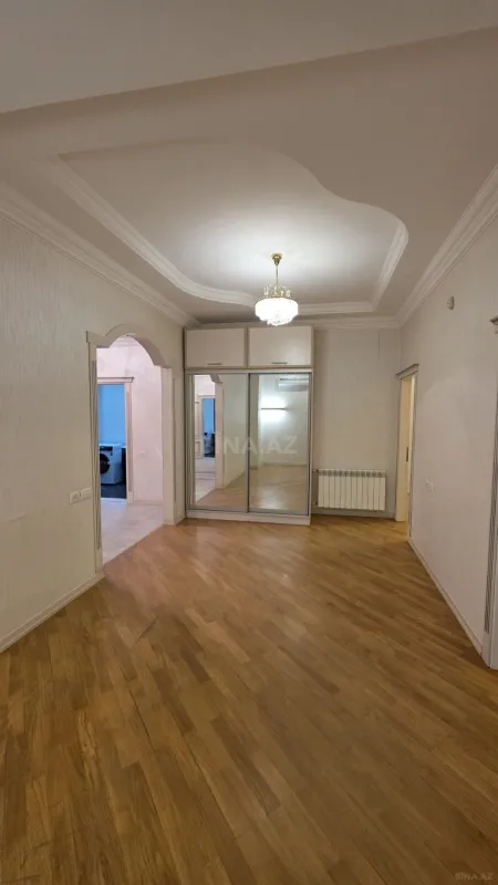 Kirayə verilir 4 otaqlı mənzil 150 m²