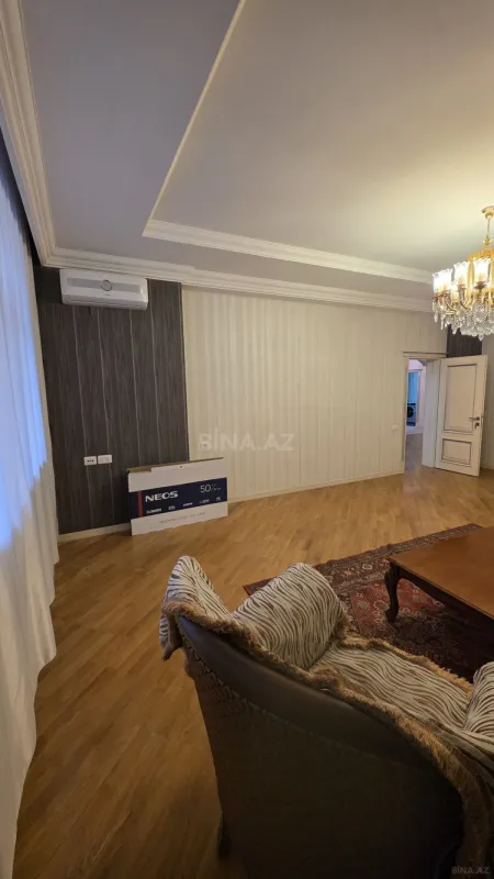 Kirayə verilir 4 otaqlı mənzil 150 m²