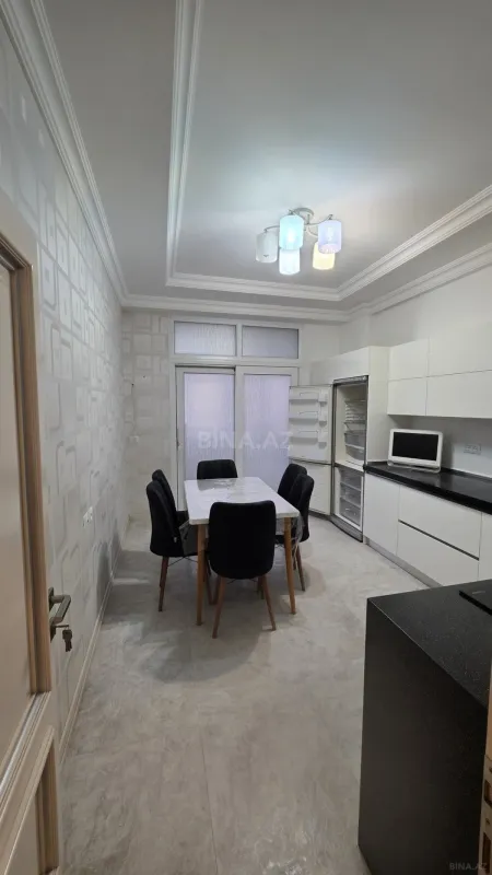 Kirayə verilir 4 otaqlı mənzil 150 m²