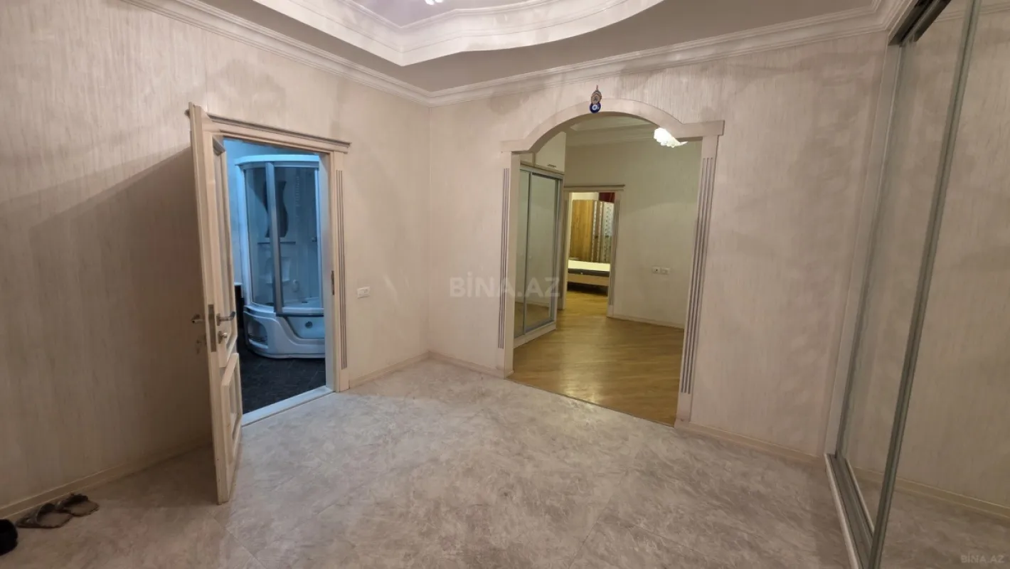 Kirayə verilir 4 otaqlı mənzil 150 m²