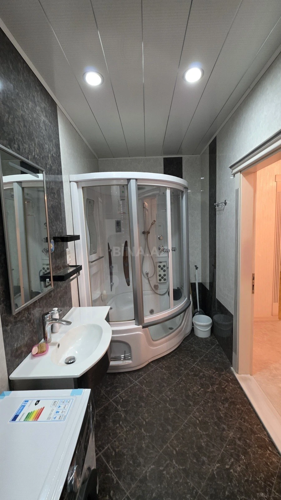 Kirayə verilir 4 otaqlı mənzil 150 m²