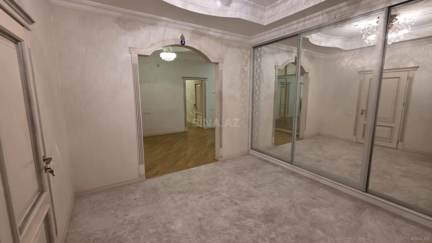 Kirayə verilir 4 otaqlı mənzil 150 m²