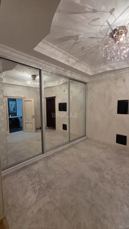 Kirayə verilir 4 otaqlı mənzil 150 m²