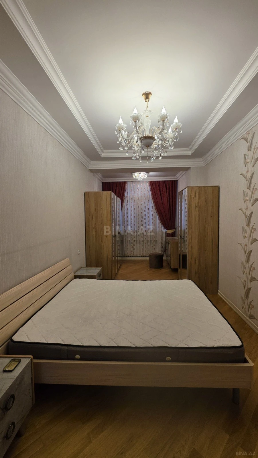 Kirayə verilir 4 otaqlı mənzil 150 m²