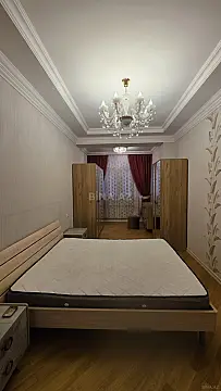 Kirayə verilir 4 otaqlı mənzil 150 m²