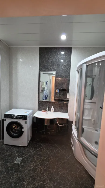 Kirayə verilir 4 otaqlı mənzil 150 m²