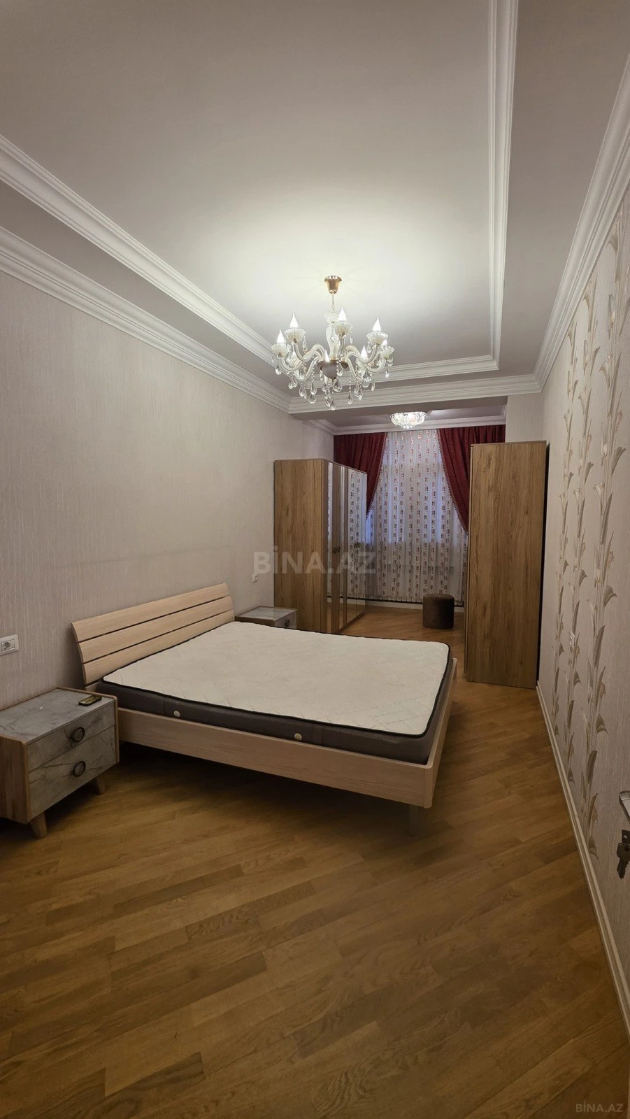 Kirayə verilir 4 otaqlı mənzil 150 m²