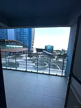 Satılır 4 otaqlı mənzil 250.5 m²