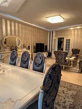 Satılır 4 otaqlı mənzil 250.5 m²