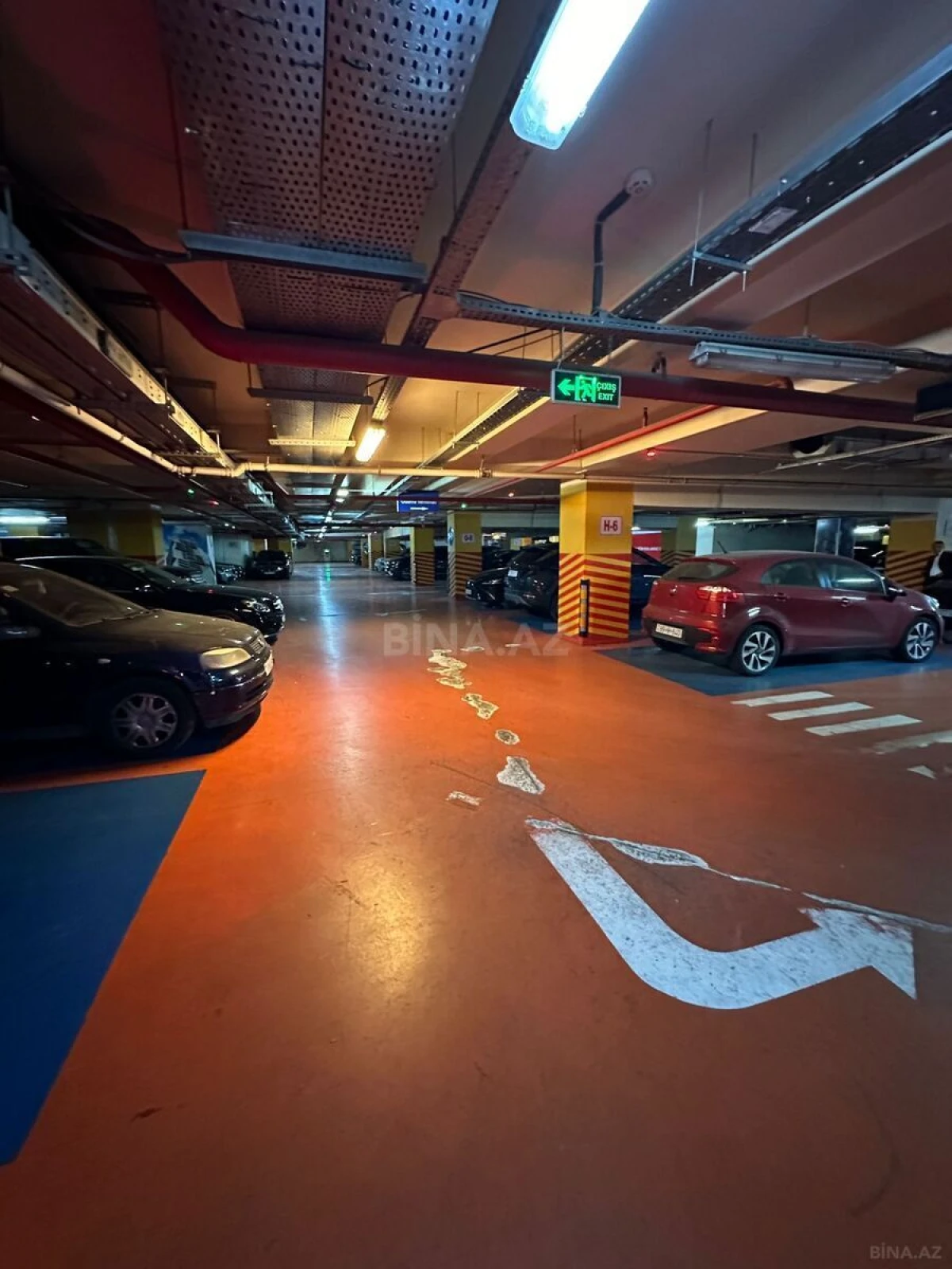 Satılır 4 otaqlı mənzil 250.5 m²