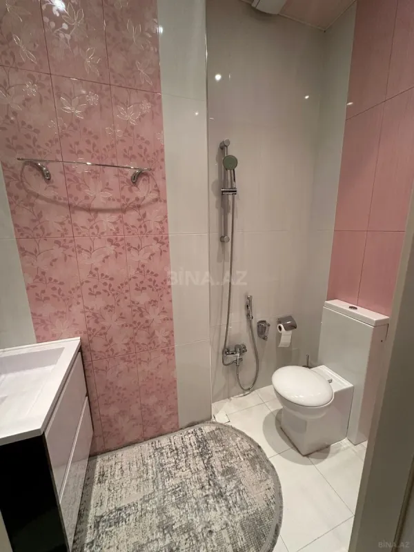 Satılır 4 otaqlı mənzil 250.5 m²