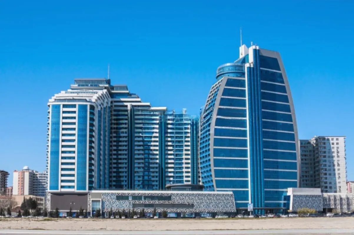 Satılır 4 otaqlı mənzil 250.5 m²