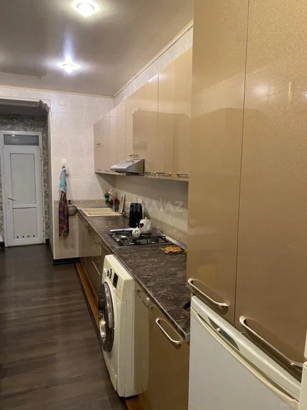 Satılır 4 otaqlı mənzil 105 m²