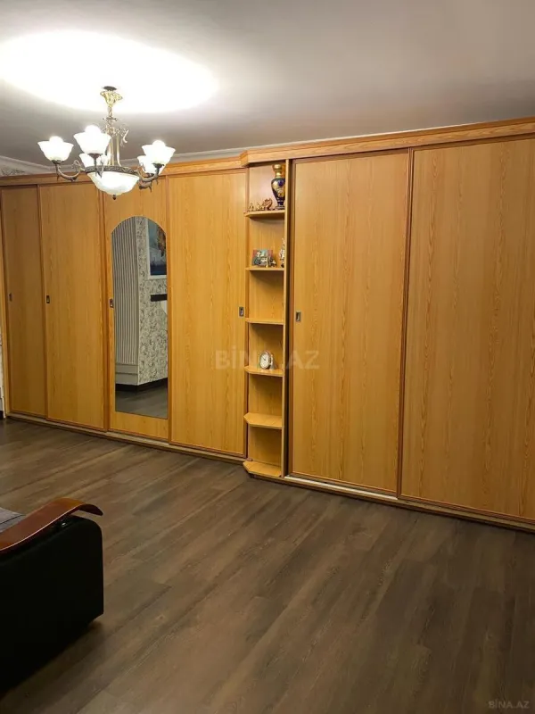Satılır 4 otaqlı mənzil 105 m²